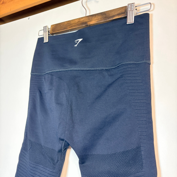 Women's Gymshark Black Cropped Cutout Leggings Size Medium, Excellent Condition - Picture 3 of 8